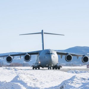 Suomalaishenkilöstö palaa harjoituksesta käyttäen mm. Ilmavoimien CASA C-295 kuljetuskoneita