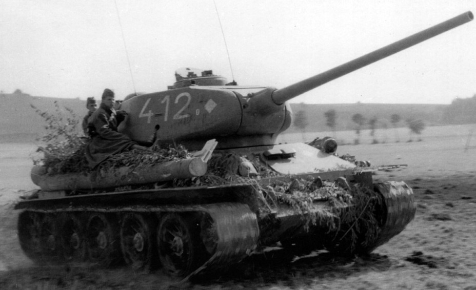 Czechoslovak T-34-85 manufactured by ČKD Sokolovo, May 1952 - Czechoslovak with Tagil ancestry |  warspot.ru