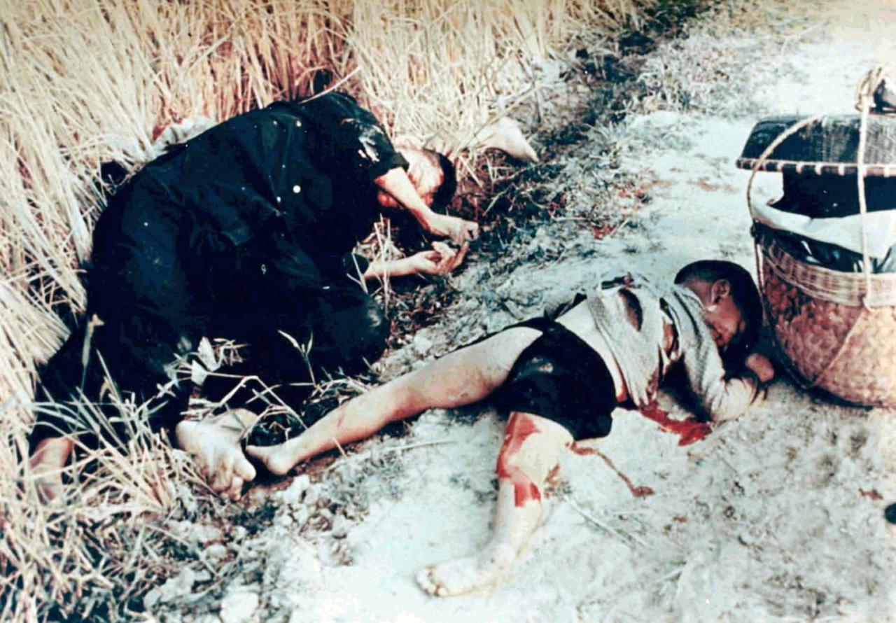 Dead_man_and_child_from_the_My_Lai_massacre.jpg