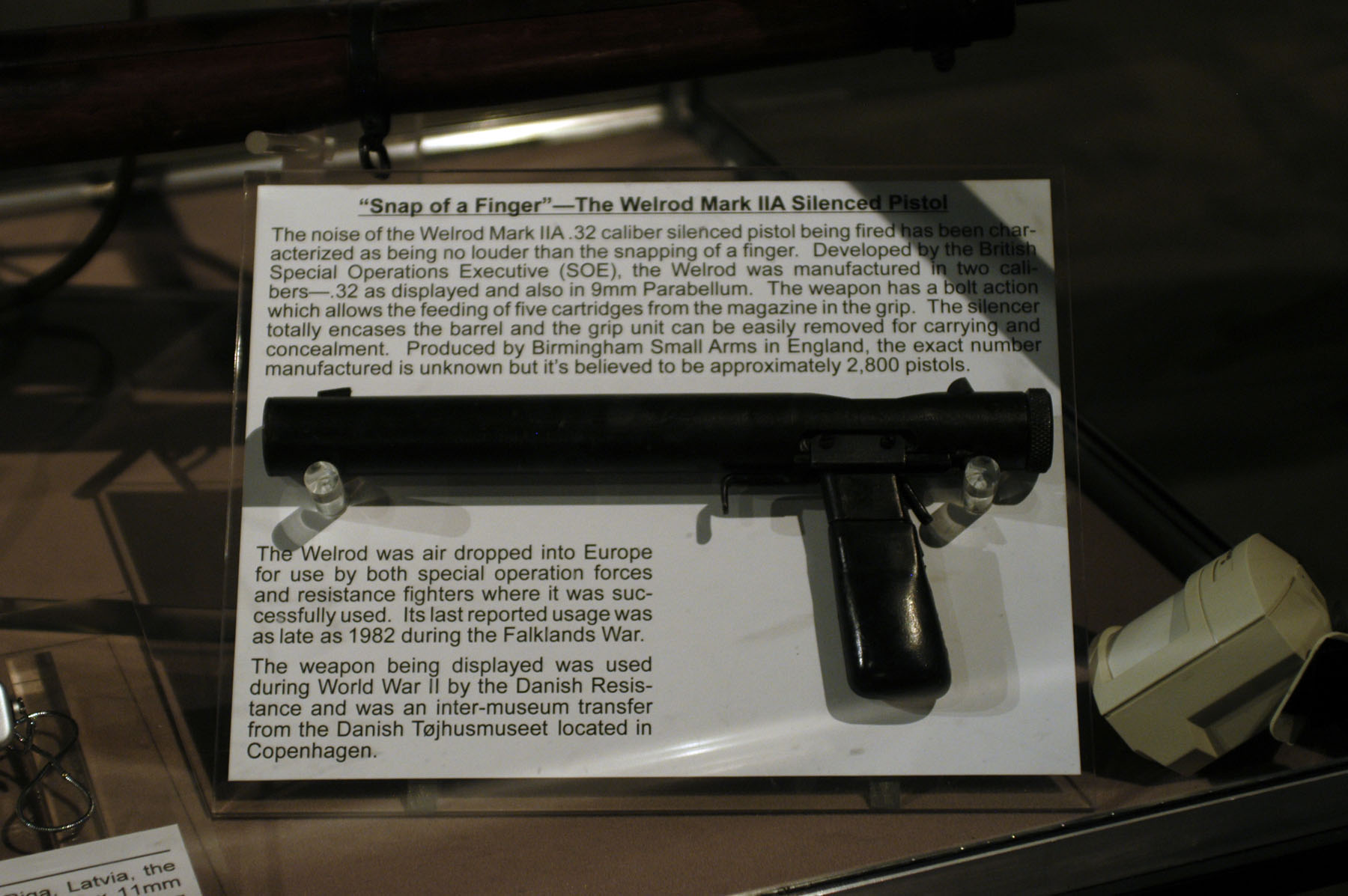 Welrod_silenced_pistol_AF_museum.jpg