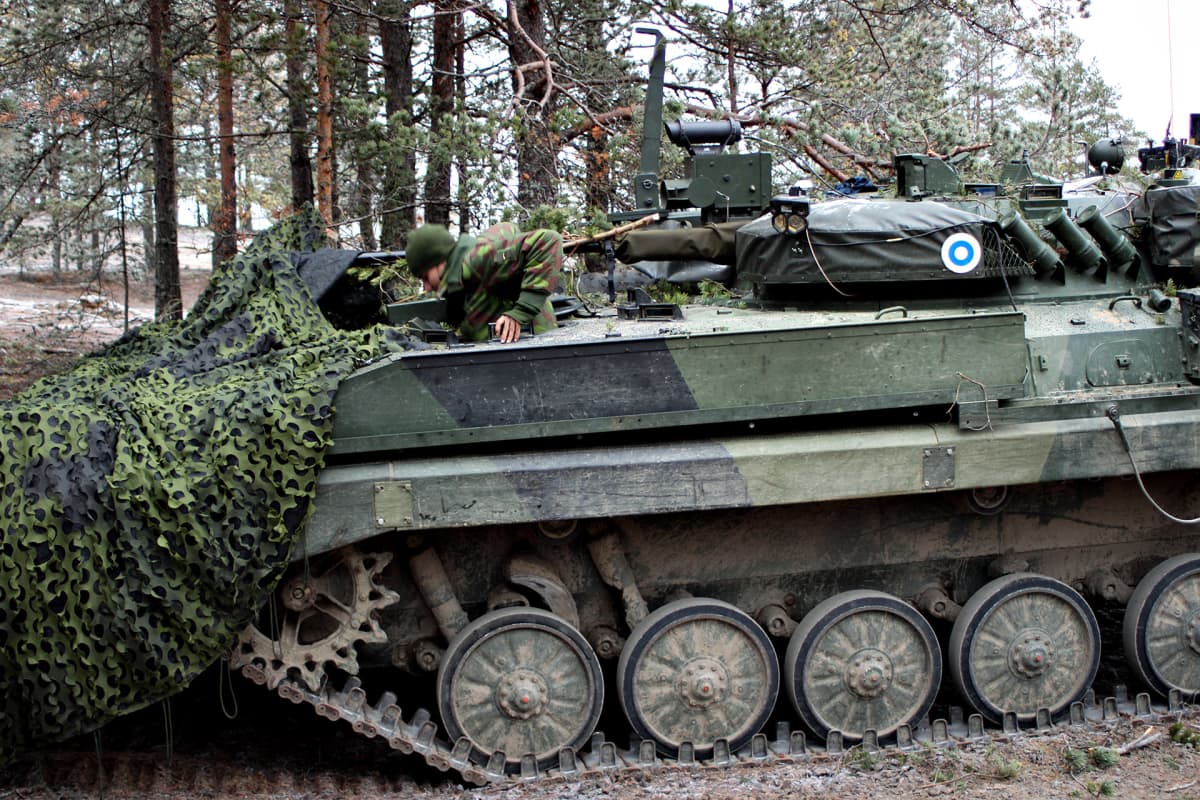 BMP-2M rynnäkköpanssarivaunu.