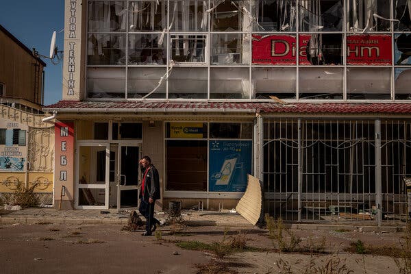A heavily damaged building in Velyka Oleksandrivka, Ukraine, last week.