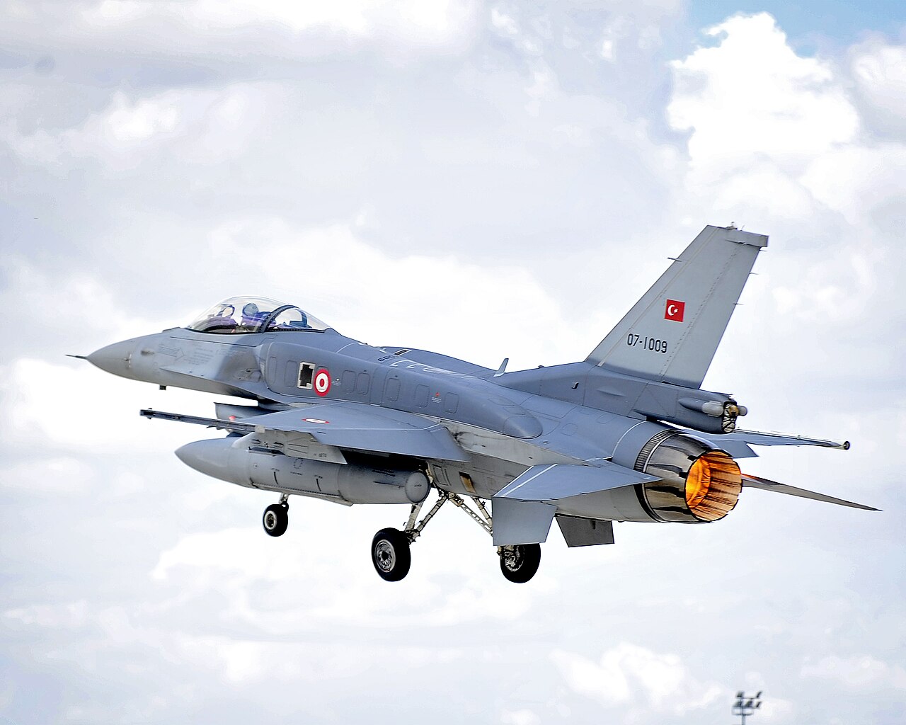 1280px-Turkish_Air_Force_F-16C_Block_50_MOD_45157793.jpg