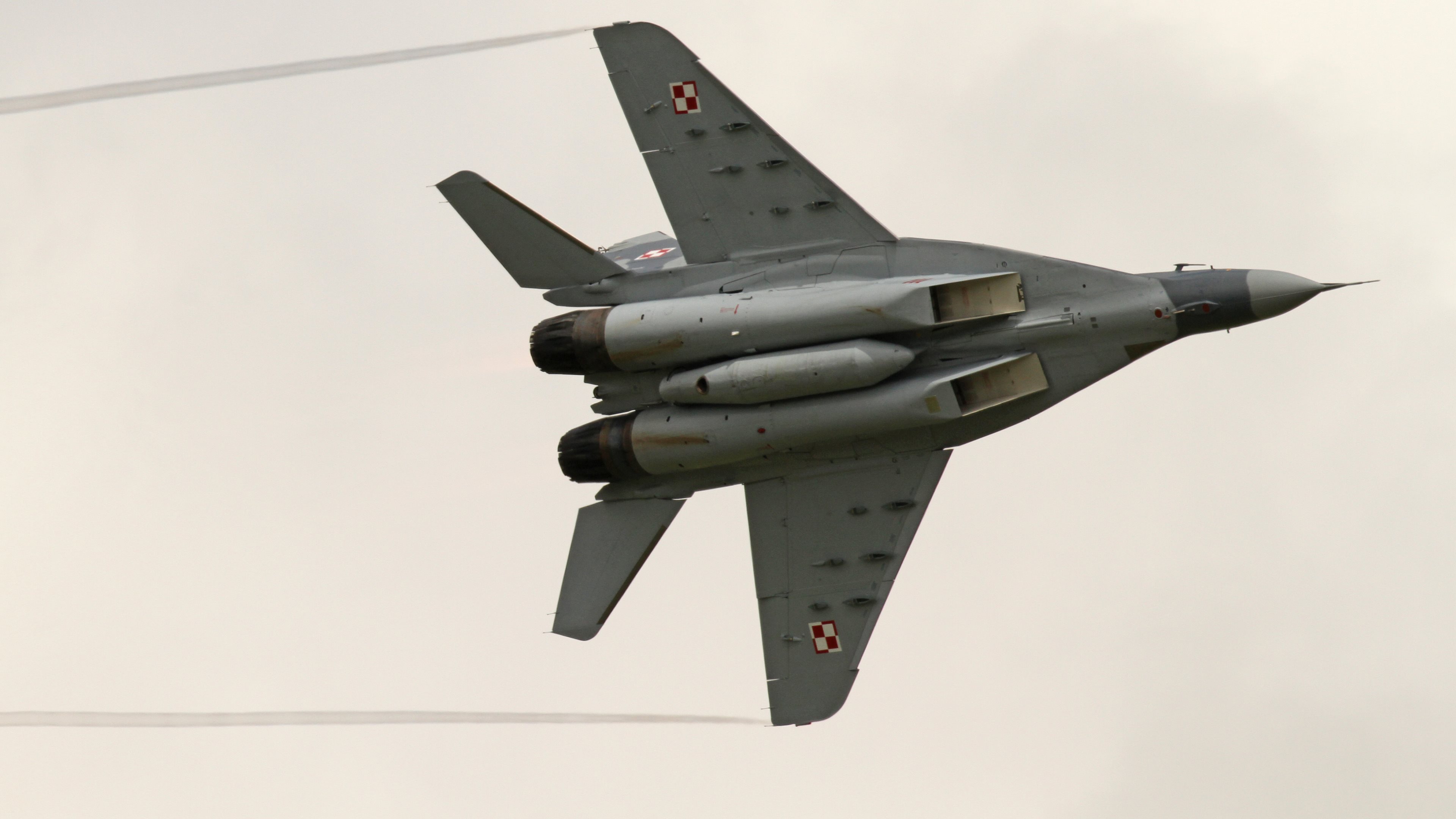 Mikoyan+MiG-29A+Fulcrum+bottom+side+ultra+HD+4K+wallpapers.jpg