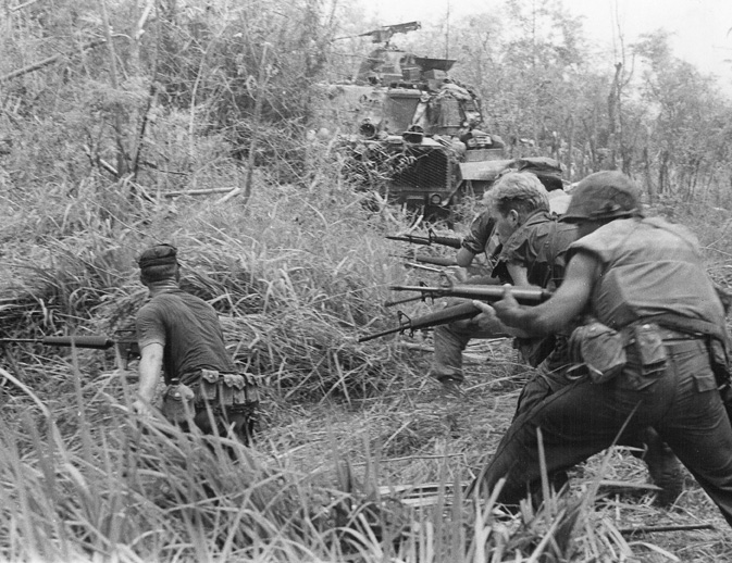 U.S._Marines_in_Operation_Allen_Brook_(Vietnam_War)_001.jpg