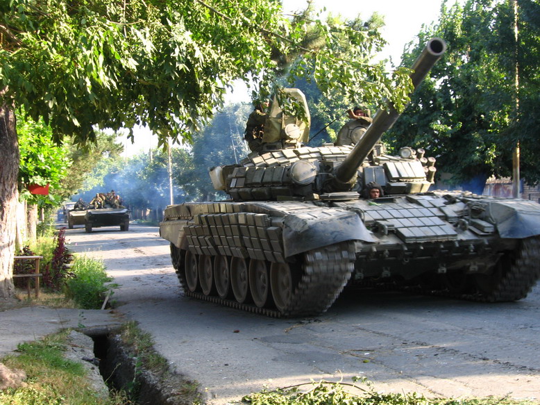 South_Ossetia_war_russian_tank.jpg