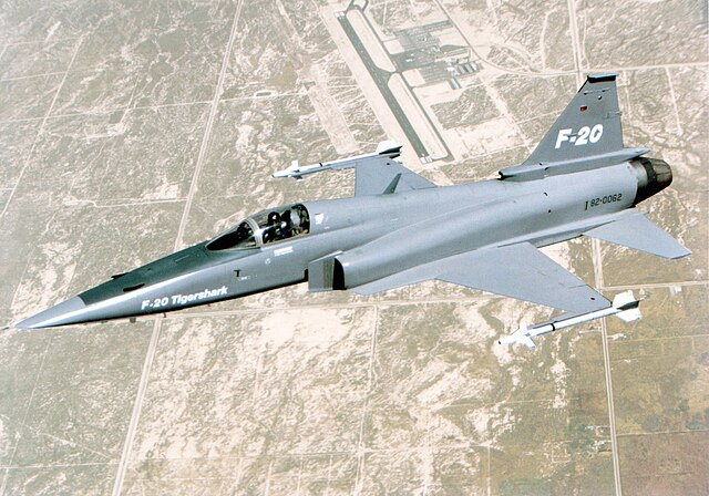 640px-F-20_flying.jpg