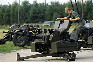 300px-20_mm_anti-aircraft_gun_of_the_Bundeswehr.JPEG