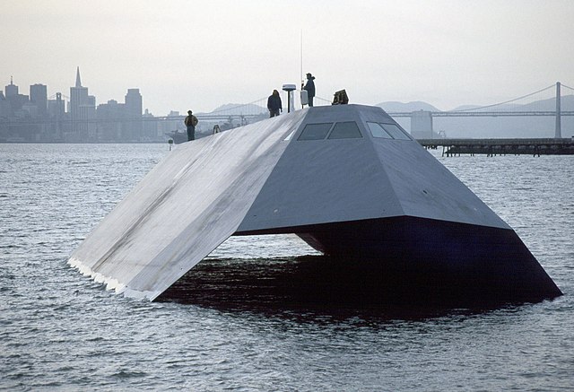 640px-US_Navy_Sea_Shadow_stealth_craft.jpg