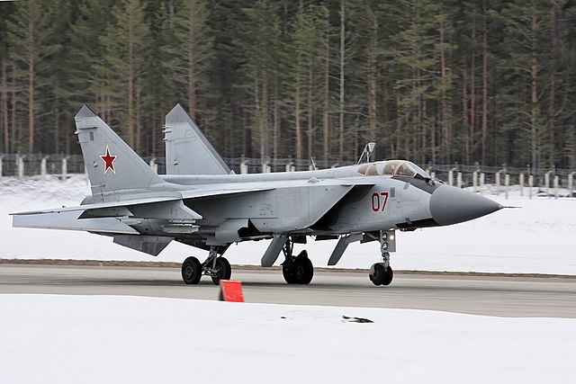 640px-MiG-31_790_IAP_Khotilovo_airbase.jpg