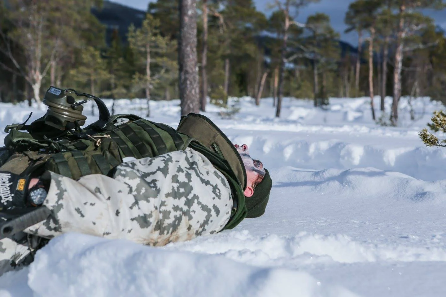 Hyökkäykset ja pitkät sekä nopeat etenemiset syvässä umpihangessa uuvuttaa hyväkuntoisenkin sotilaan