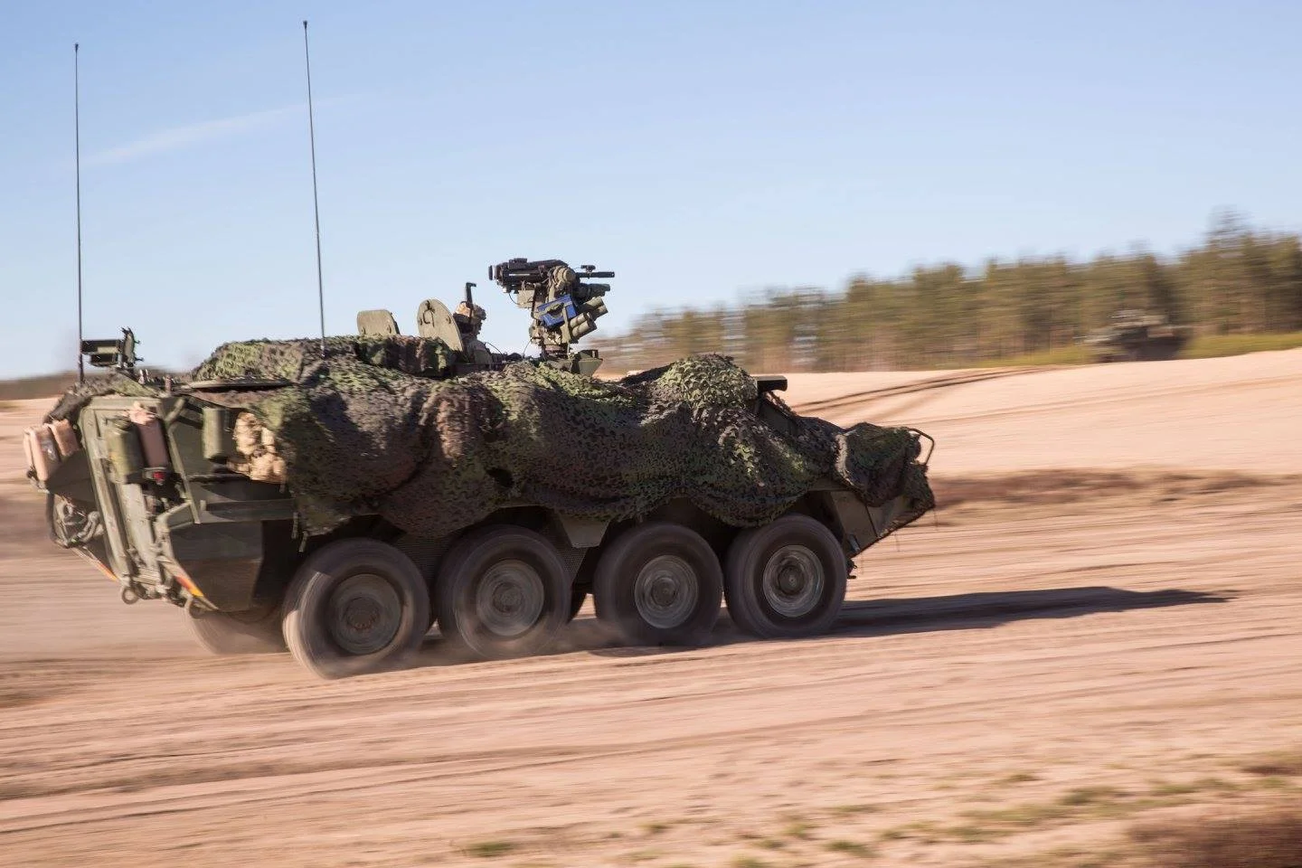 Stryker kiitää Pohjankankaalla