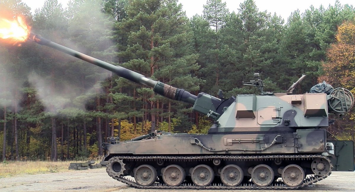 Ukraine shows interest to purchase Polish-made Krab 155mm self-propelled howitzer