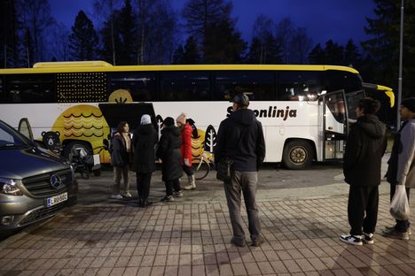 Joutsenon vastaanottokeskuksesta siirrettiin tiistai-iltana keskuksessa pidempään majoittuneita toisaalle. Joukossa oli muun muassa tilapäiseen suojeluun oikeutettuja ukrainalaisia.