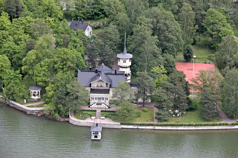 Pääministerin virka-asunto Kesäranta on vuonna 1873 valmistunut huvila Helsingin Meilahdessa. Kokonaisuuteen kuuluu myös rantasauna.