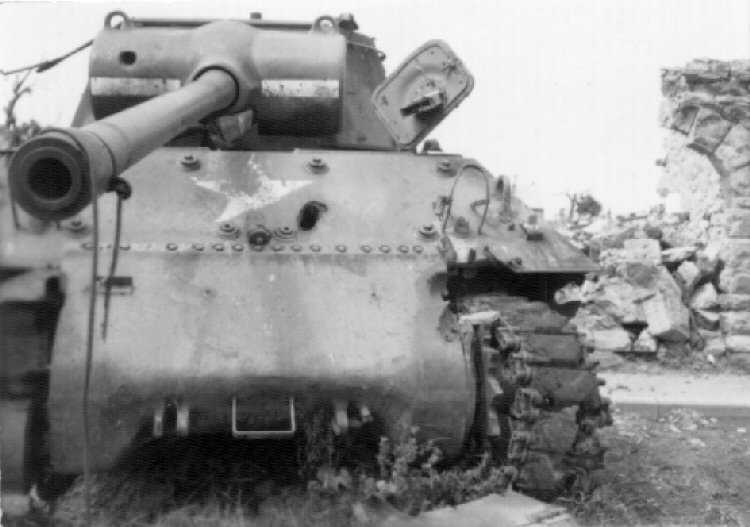 combs_sherman_tank_02.jpg