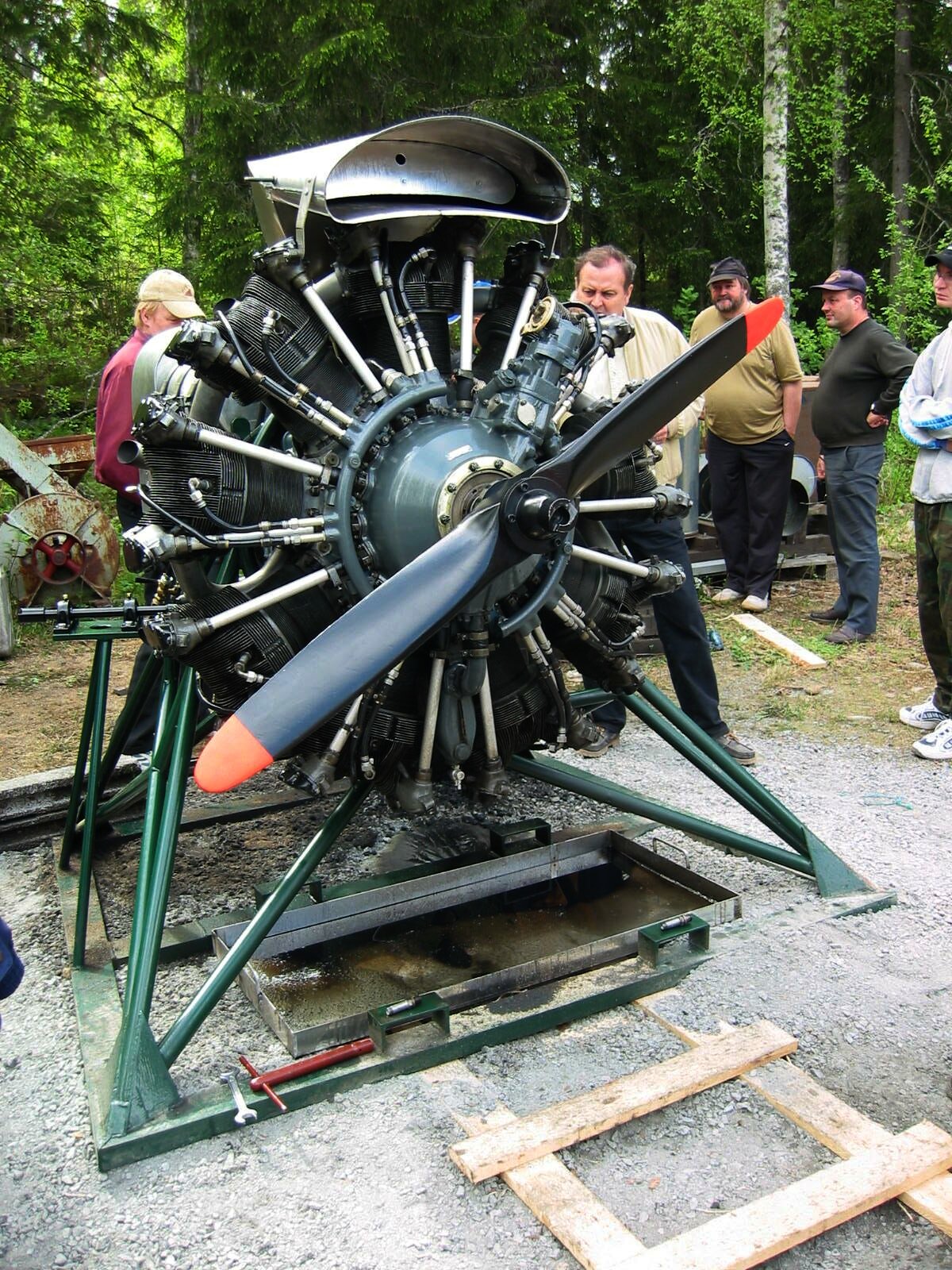 Shvetsov_M-63_radial_aircraft_engine.jpg