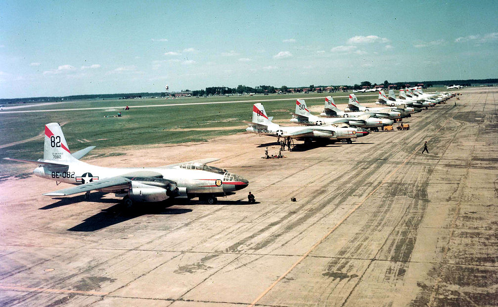 47th_Bombardment_Wing_-_B-45_tornadoes.jpg