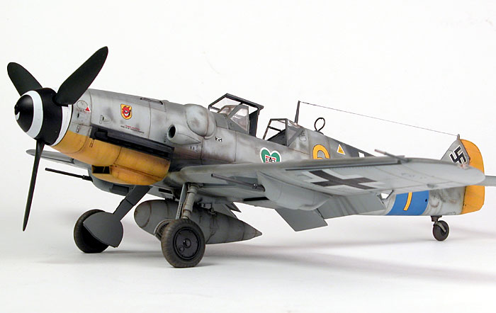 bf109g632yellow6bg_27.jpg