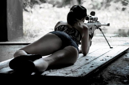 hot-semi-nude-girl-shooting-sniper-rifle-529x350.jpg