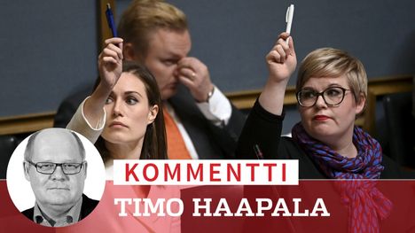 Ryppy rakkaudessa. Keskustan eduskuntaryhmä kipuilee hallituksessa ja haukkuu Sanna Marinia (sd). Osansa kritiikistä saa  kuliseissa jo oma puheenjohtaja Annika Saarikkokin (kesk).