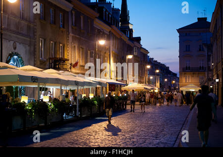 warsaw-nightlife-tourist-place-f1hcjh.jpg