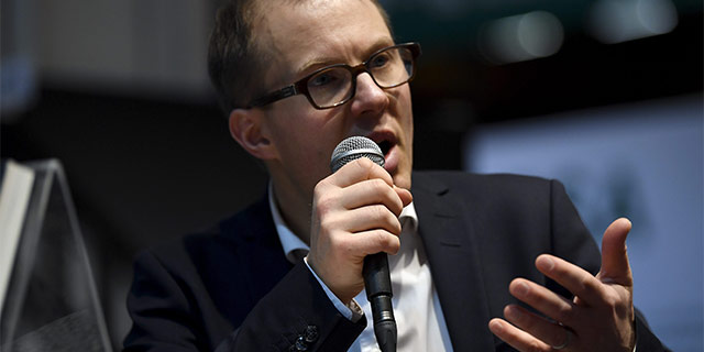41490312.jpg