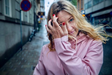 Johanna Bäckström Lerneby halusi kirjallaan avata, millaisen rinnakkaisyhteiskunnan yksi suku on onnistunut rakentamaan Göteborgiin.