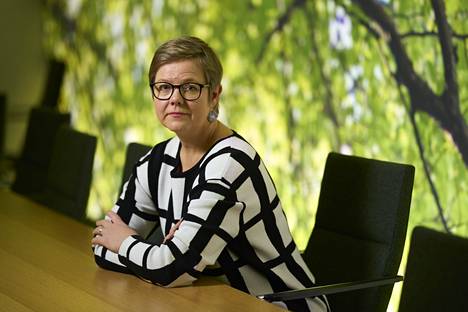 Krista Mikkonen (vihr) on nyt sisäministeri Maria Ohisalon jäätyä perhevapaalle perjantaina.
