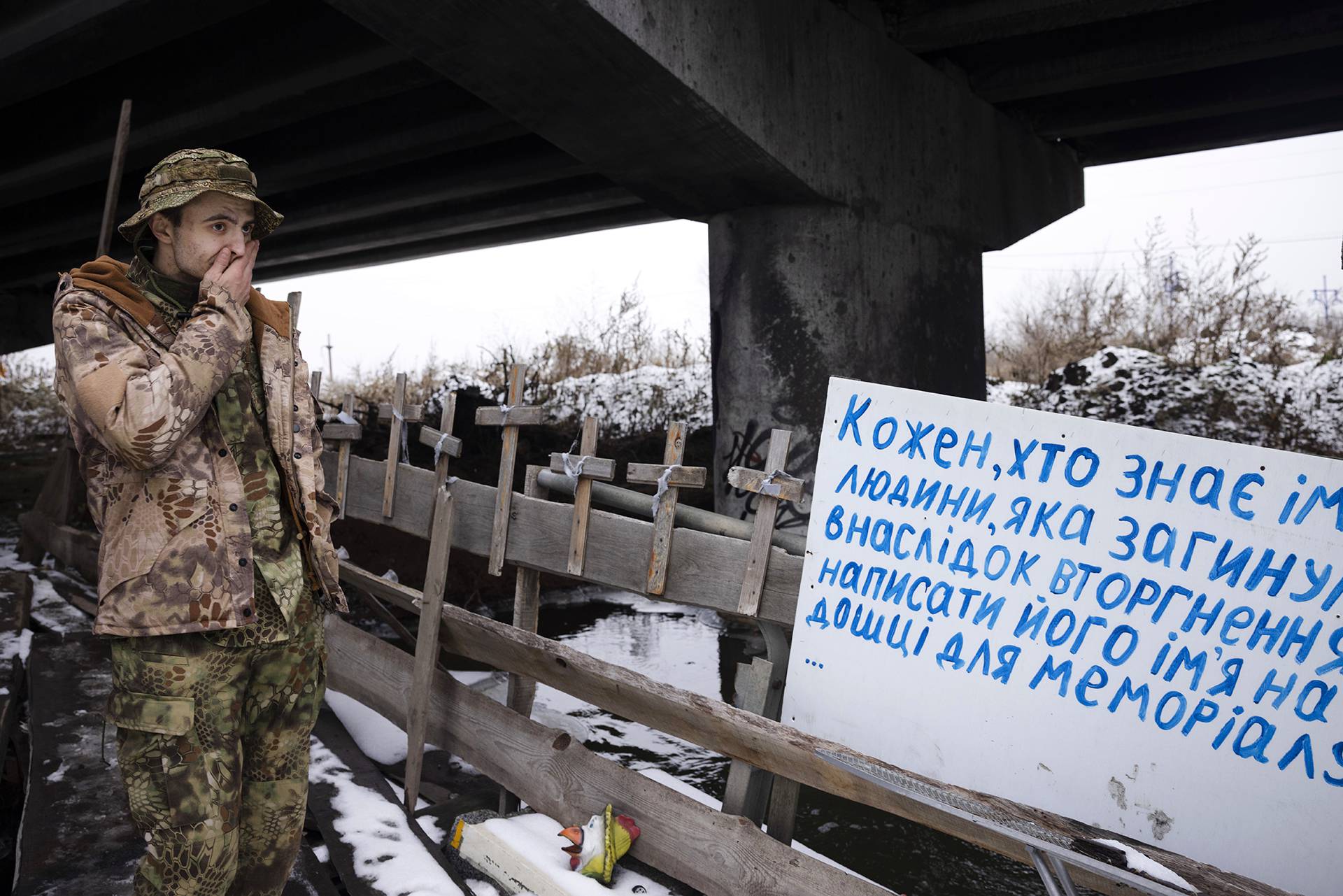 Ukraina tuhosi sodan alussa sillan Irpinin ja Kiovan välillä vaikeuttaakseen venäläisten etenemistä pääkaupunkiin. Irpinissä taistellut Dmytro Dobrovolskyi palasi kaupunkiin HS:n kanssa tammikuussa 2023.