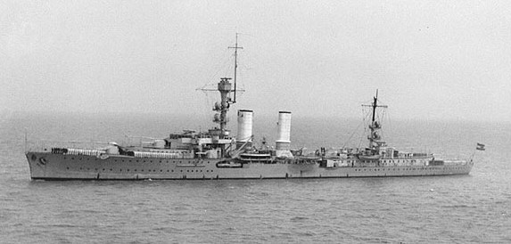 Light_Cruiser_Emden_in_China_1931_crop.jpg