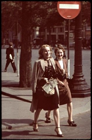 88b0e971090b4c97e22deb486e195810--paris-summer-world-war.jpg