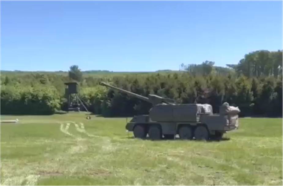 Slovak_Zuzana_2_155mm_8x8_howitzers_are_now_used_in_Ukraine_to_fight_Russian_troops_925_001.jpg