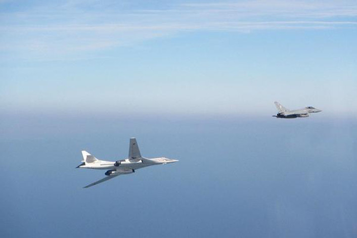 Tu-160-intercepted-Typhoons-706x471.jpg