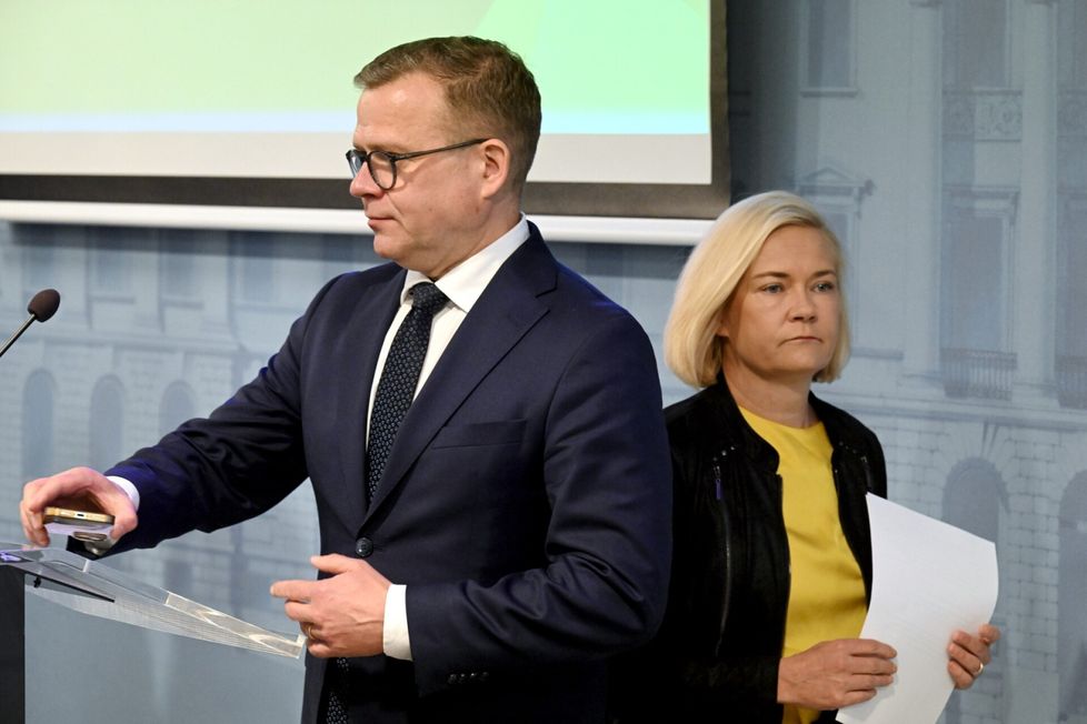 Pääministeri Petteri Orpo (kok) ja sisäministeri Mari Rantanen (ps) esittelivät toukokuun lopussa hallituksen esityksen poikkeuslaista.