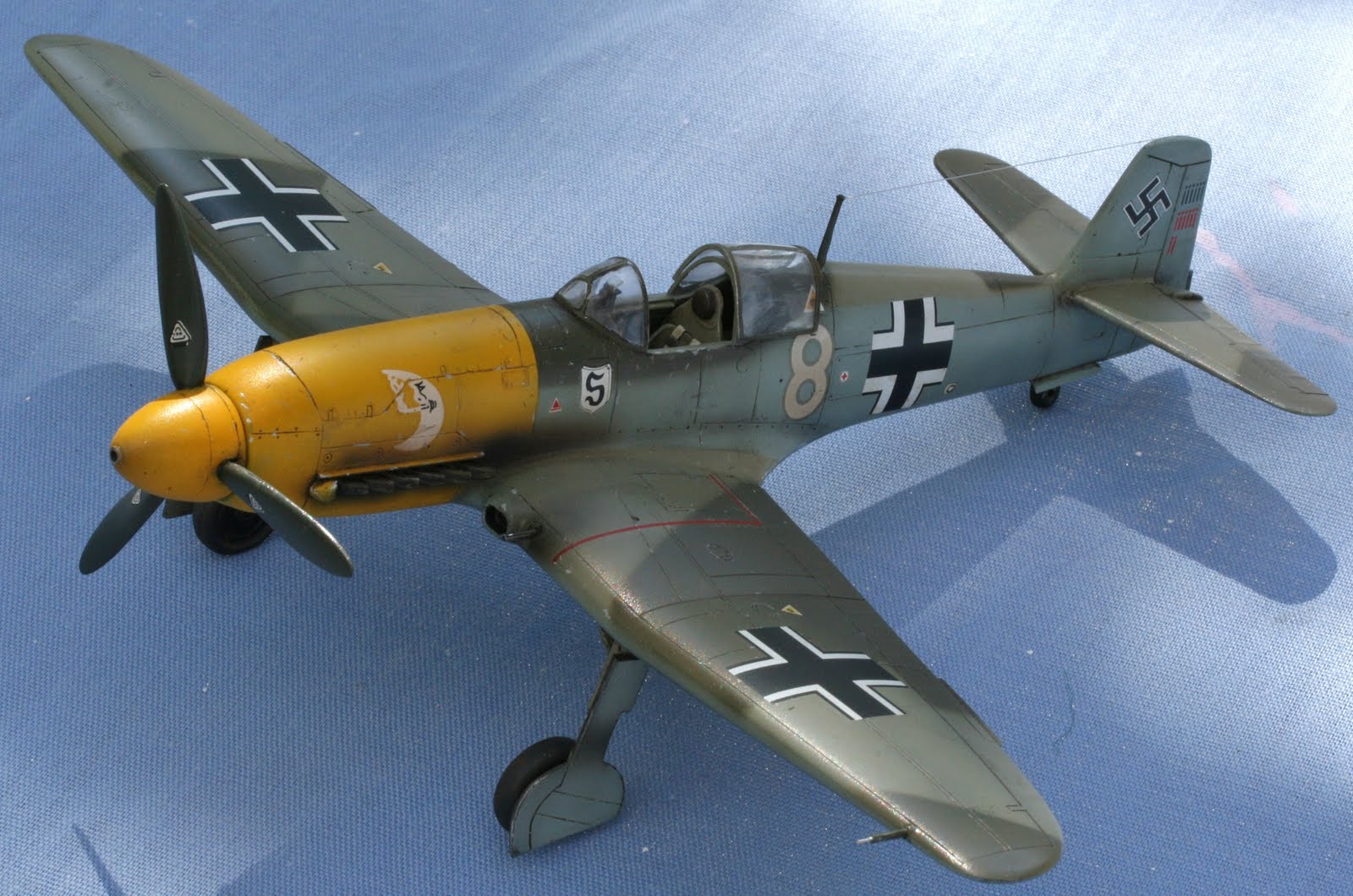 he-100.jpg