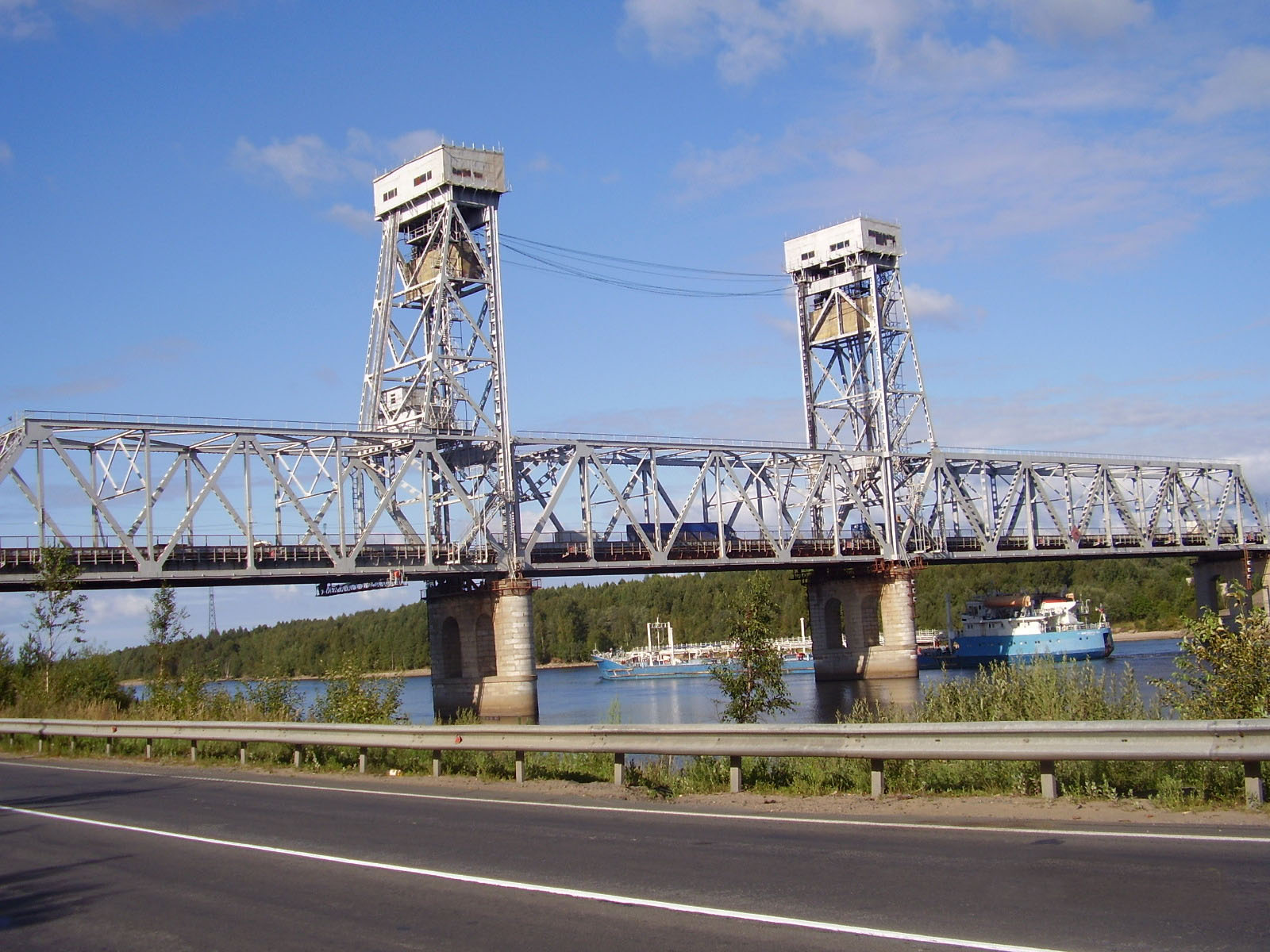 Bridge_of_Svir.JPG