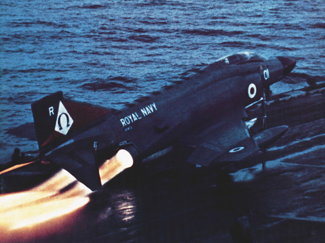1280px-Phantom_FG1_of_892_NAS_is_launched_from_USS_Independence_(CV-62)%2C_November_1975.jpg