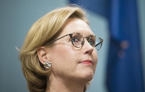 Työministeri Tuula Haatainen (sd) on lakkokäyttäytymisestä hiljaa. Samalla hän on hiljaa työturvallisuuslakiin liittyvästä työpaikkahäirinnästä.