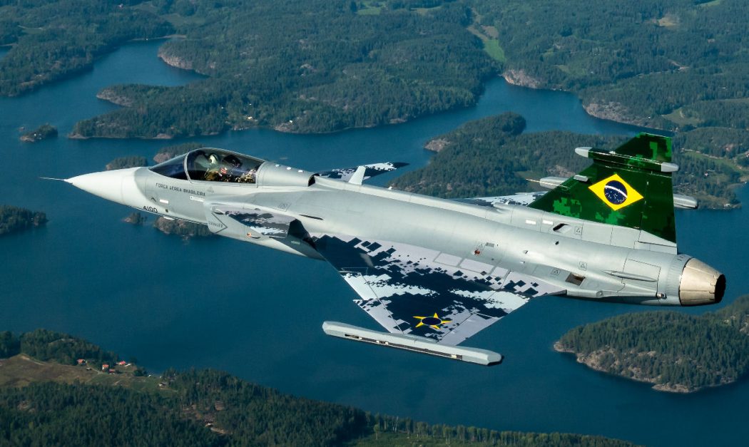 Brazil-Gripen-E-39-6001-first-flight_web-1050x627.jpg