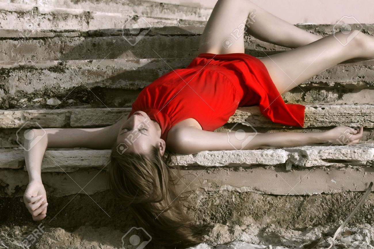 3754907-beautiful-woman-playing-dead-lying-on-the-stairs-Stock-Photo-dead-girl-women.jpg