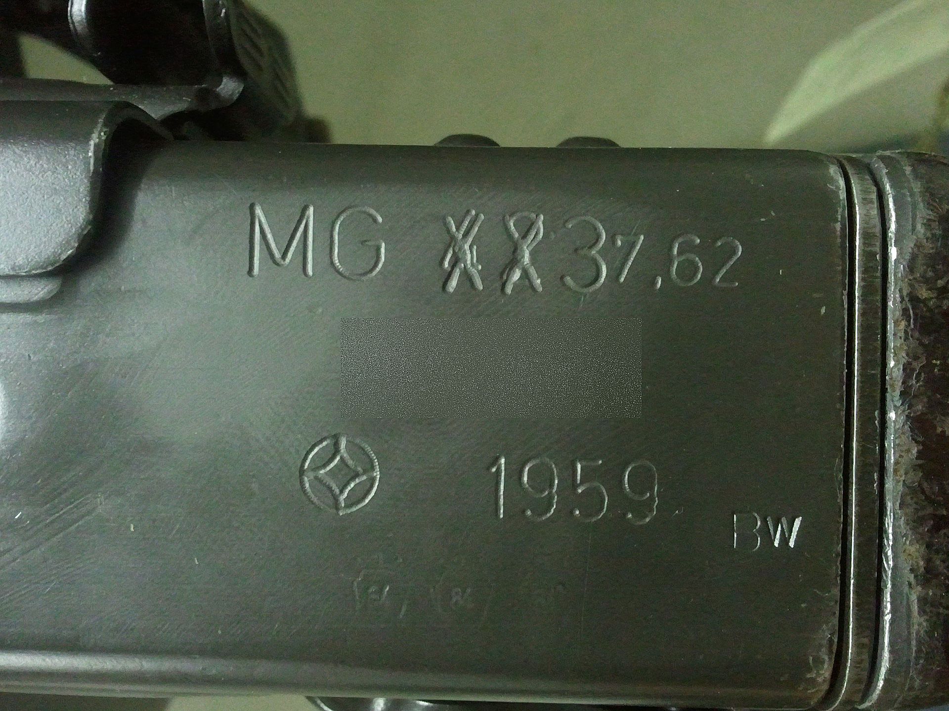 1920px-MG42_zu_MG3_umgelabelt.jpg