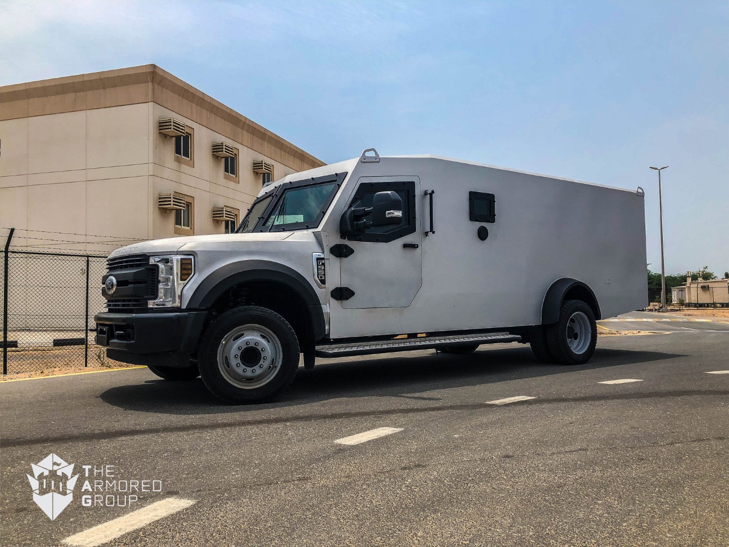 www.armoredcars.com