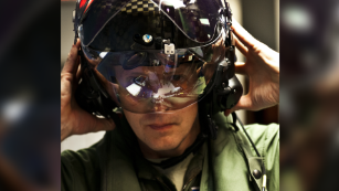 150403075741-f-35-helmet-3-medium-plus-169.png