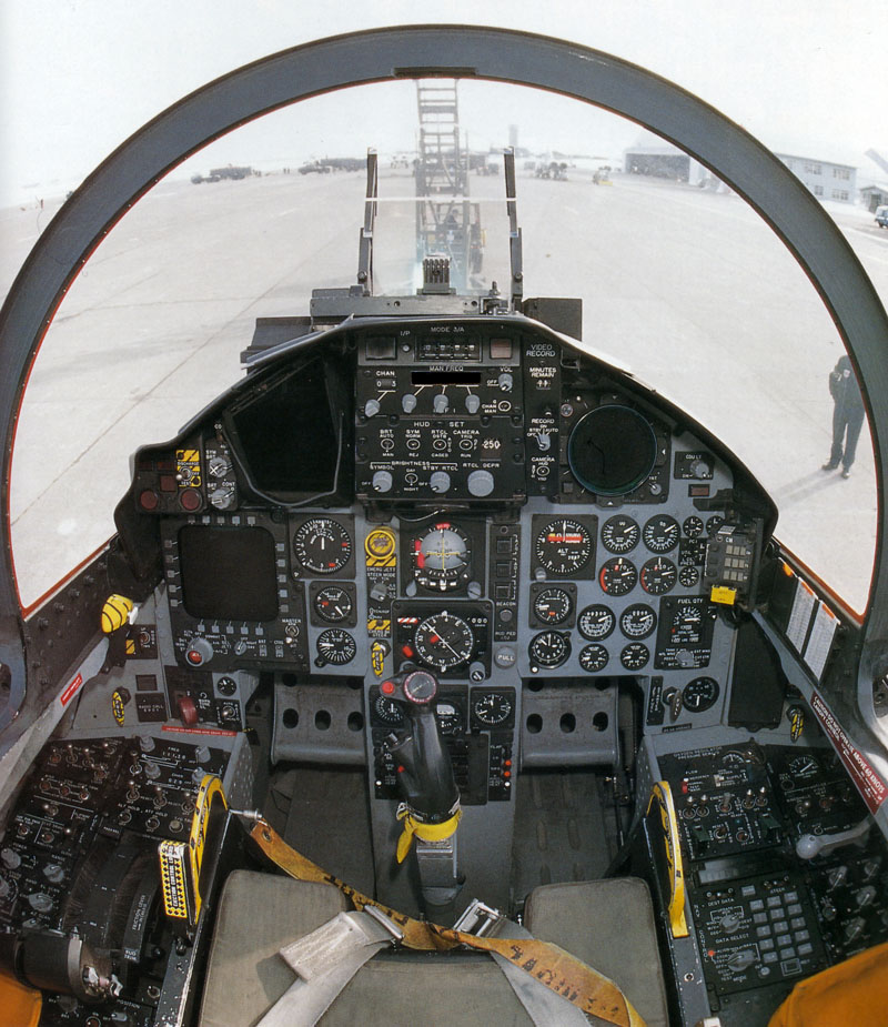 cockpit-f-15c.jpg