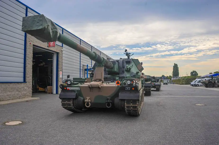 Poland_and_UK_to_market_Polish-made_Krab_155mm_self-propelled_howitzer_925_001.jpg