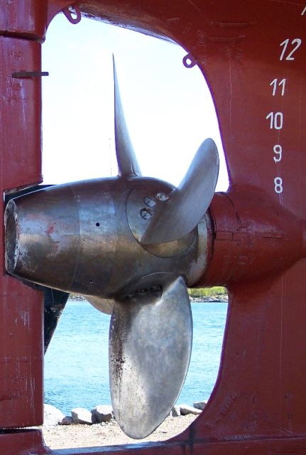 Verstellpropeller_eines_Hurtigrutenschiffes.jpg