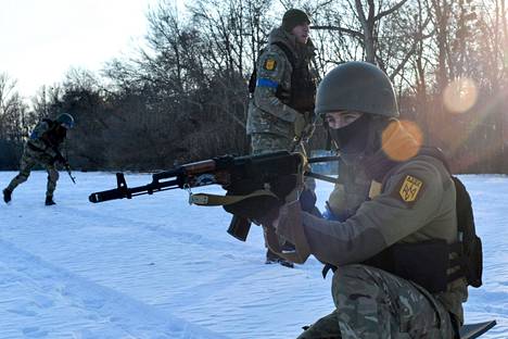 Azov-rykmentin sotilaat harjoittelivat Harkovassa 11. maaliskuuta.
