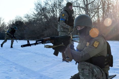 Azov-rykmentin sotilaat harjoittelivat Harkovassa 11. maaliskuuta.