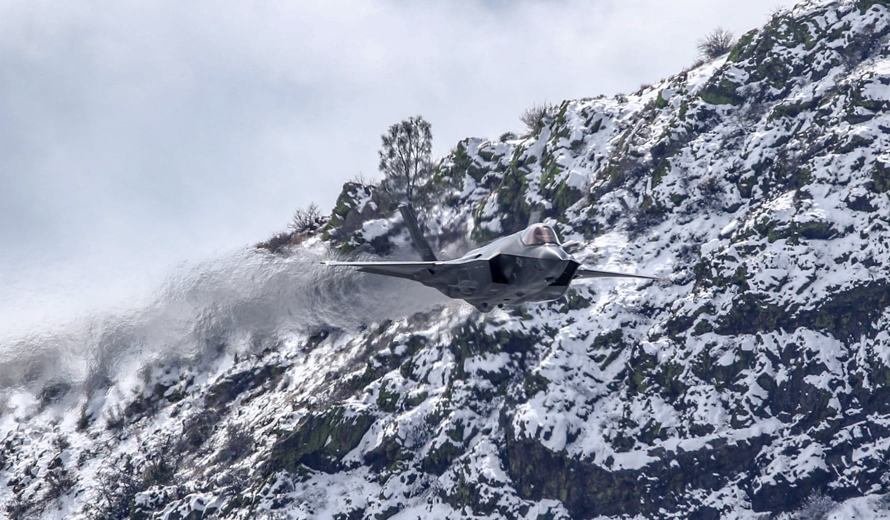 F-35-in-Sierra-Mountains-top.jpg